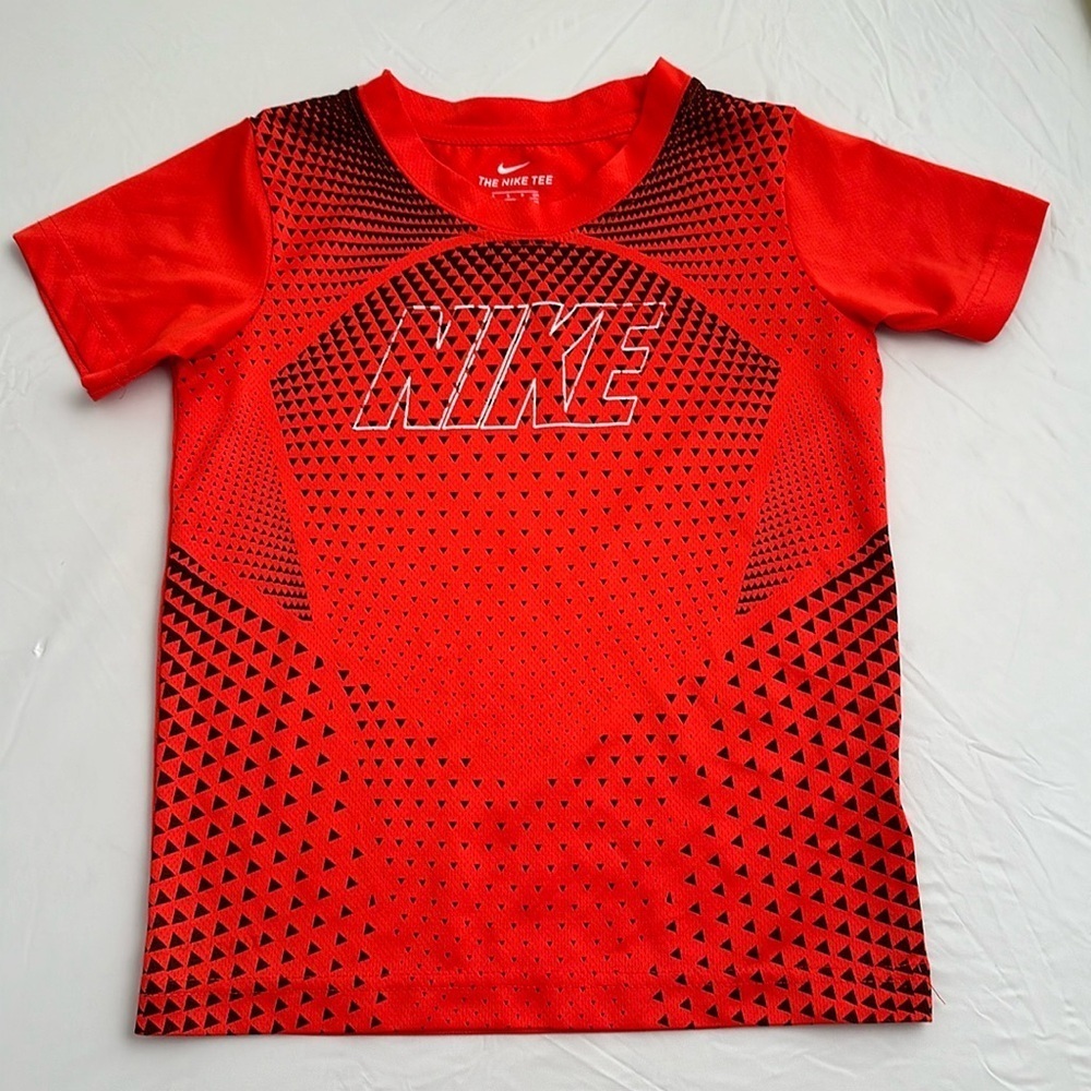 Nike reddish orange and black logo performance short sleeve t-shirt